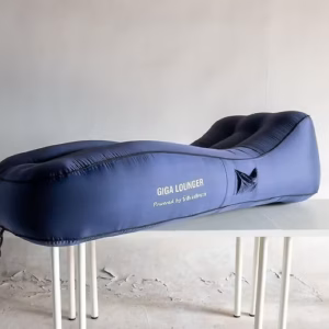 Giga Lounger CS1 õhk-lamamistool koos 2600 mAh akupangaga.