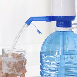 InnovaGoods mehaaniline veepump joogivee valamiseks veekanistrilt.